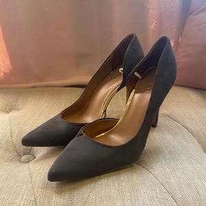 Merona grey suede heels